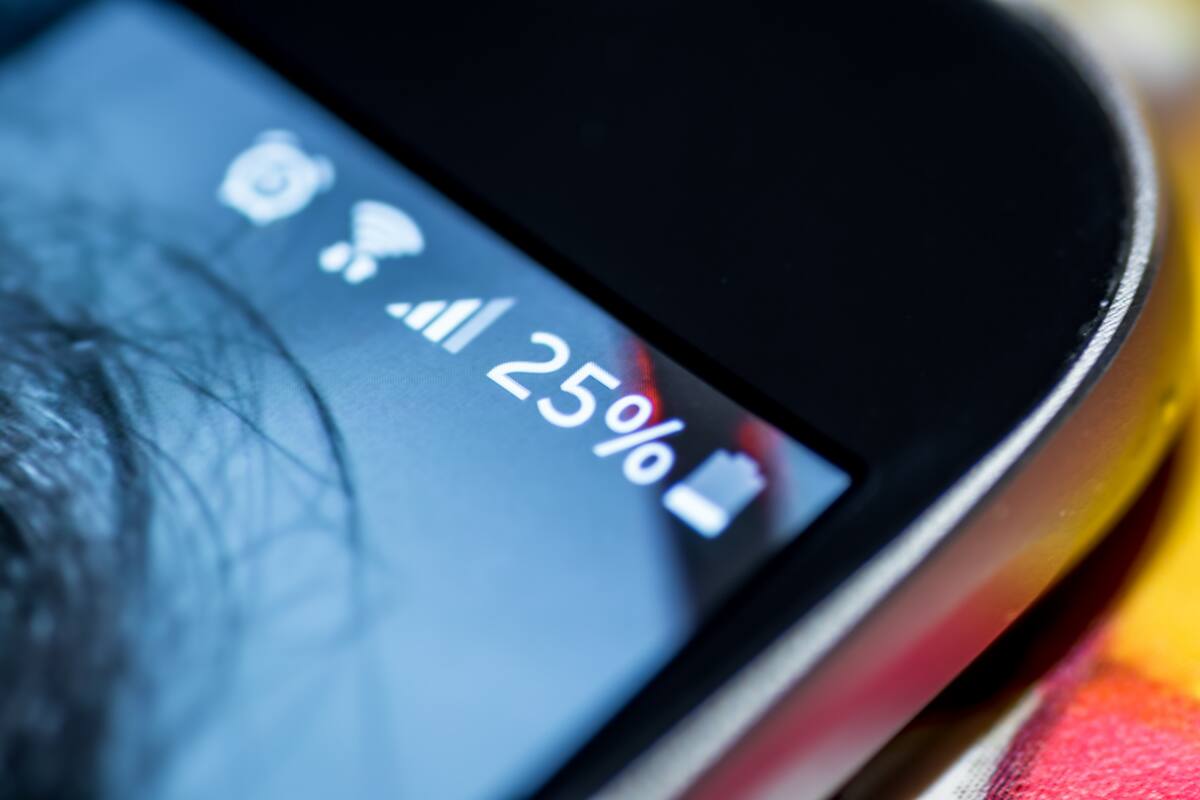 No es lo mismo arrancar el día con la batería del celular con la carga completa o parcial