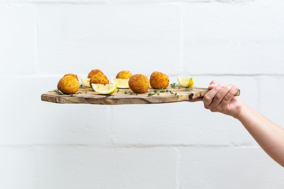 No es novedad que las delicias de la gastronomía judía seducen a todos los paladares. Te contamos dónde probar recetas de Medio Oriente y alrededores.