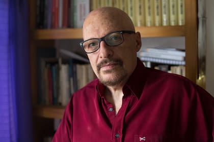 "No es nuestra intención hacer una obra que baje línea sobre la guerra civil española", aclara Leonardo Nápoli