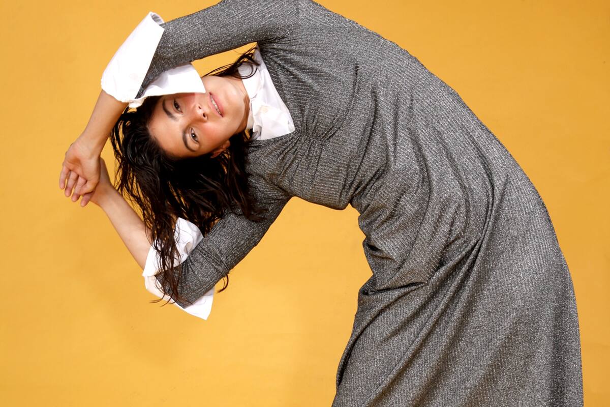 No hace falta mucha cantidad de ropa para renovar el guardarropas de invierno, elegir grandes básicos en tonos que nunca fallan es el gran comienzo para jugar a la superposición