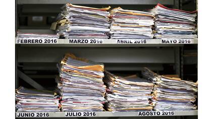 No hay jueces, pero sí una presidenta y abogados que lideran las audiencias e intentan llegar a los acuerdos