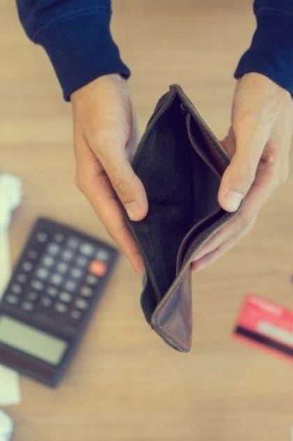 No ignore sus deudas. Haga un balance de sus finanzas