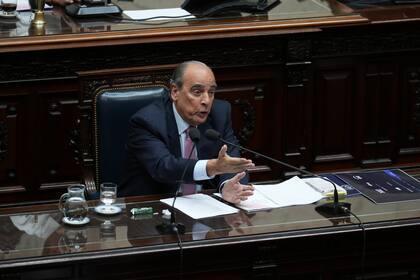 “No los difundieron cuentas oficiales”. Francos quiso despegar al Gobierno del escándalo por los videos falsos de Macri