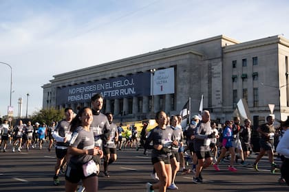 “No pienses en el reloj. Pensá en el After Run”, arengaba el cartel en plena Facultad de Derecho