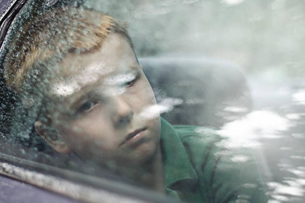 No se recomienda exponer a los niños a tratamientos contra las ojeras (Foto: iStock)