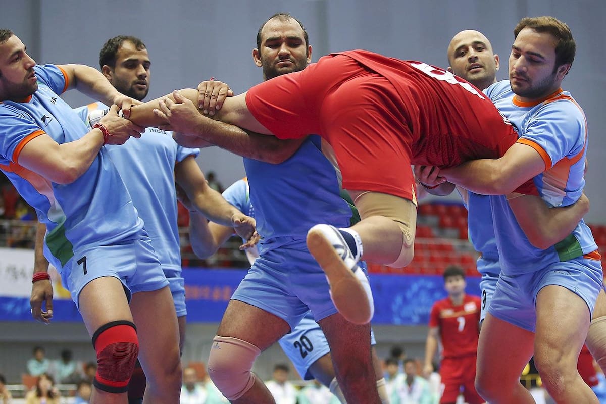 No tenemos idea como cuernos se juega al kabbadi, pero por la foto podemos decir que al jugador taiwanés le va a doler