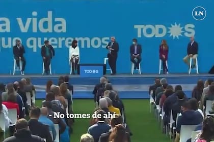 “¡No tomés de ahí!”: el reto de Cristina Kirchner a Alberto Fernández en pleno acto en La Plata