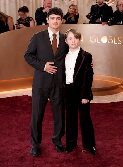 Noah (21) y Jacobi Jupe (12), los hermanos que interpretan a Hamlet y Hamnet en la adaptación cinematográfica de Hamnet, el libro de Maggie O'Farrell