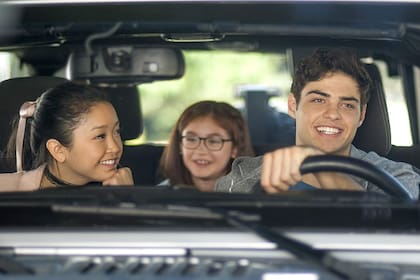 Noah Centineo, Lana Condor y Anna Cathcart, en una escena de A todos los chicos de los que me enamoré