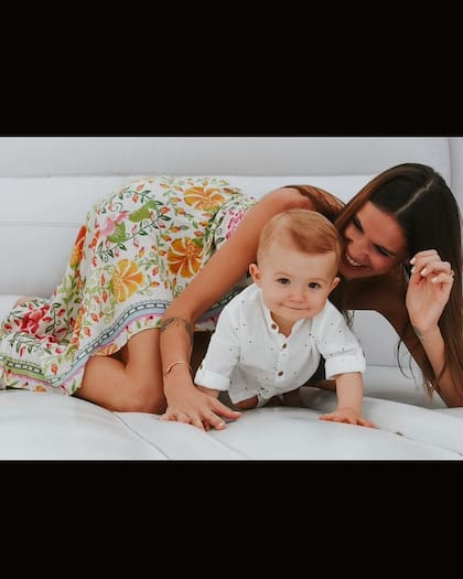Noah en compañía de su mamá Diana
Foto: IG / @diana_arnopoulos
