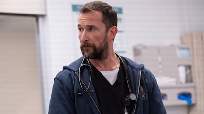 Noah Wyle, uno de los grandes favoritos de la noche a llevarse el Emmy a mejor actor por The Pitt