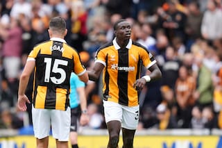 Hull tiene regreso soñado a la Premier League al vencer 2-0 al Manchester United