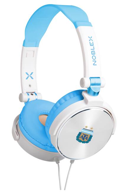 Noblex adquirió una licencia de la AFA para “tunear” auriculares, cargadores, altavoces y tabletas con los colores de la Selección Nacional.