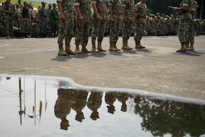 Noboa es declarado ganador de elecciones de Ecuador por el CNE ante el rechazo de González