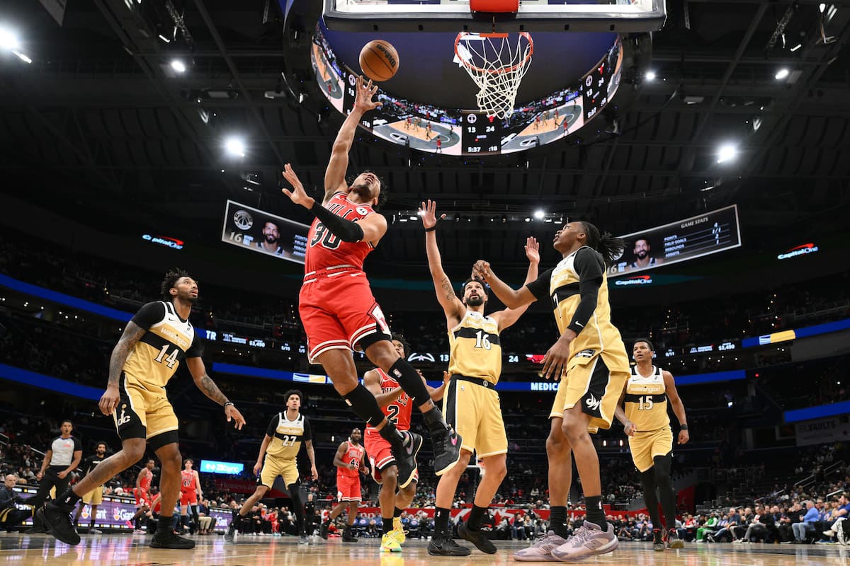 Noche de récord de Leonard Miller lleva a Bulls a triunfo 119-108 ante Wizards