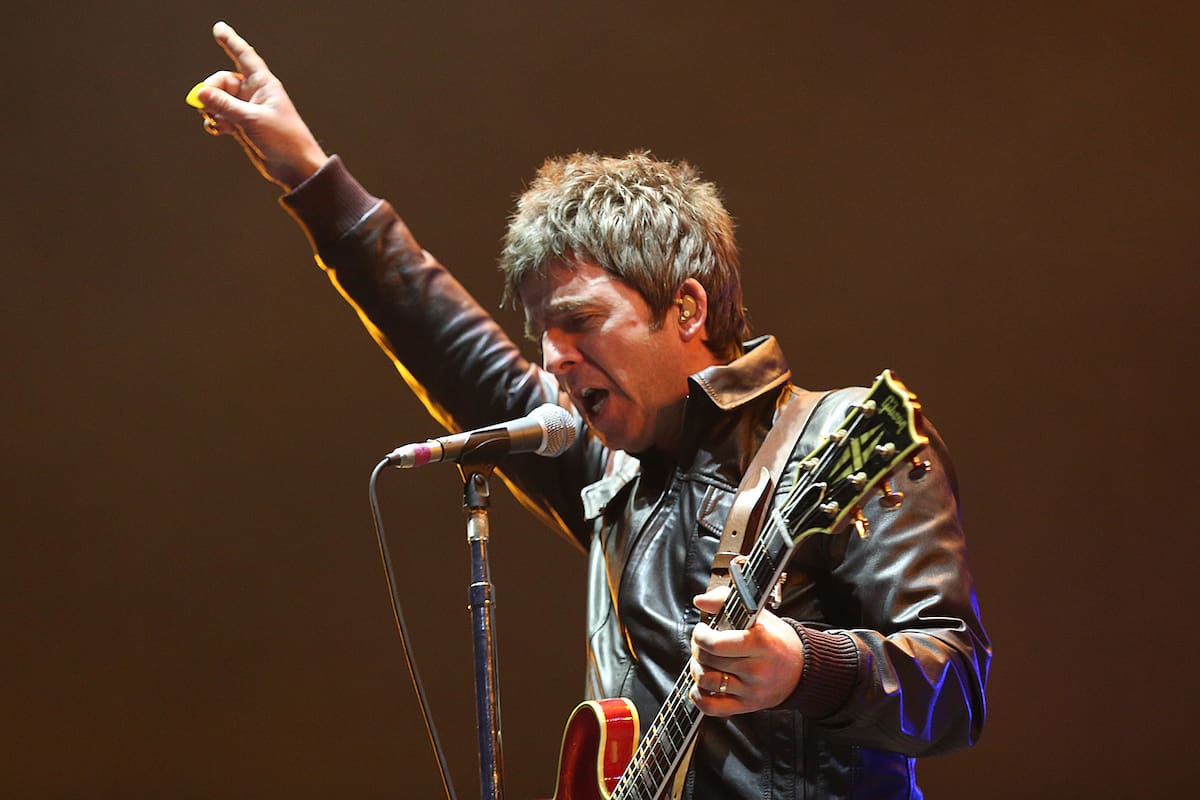 Noel Gallagher en el escenario