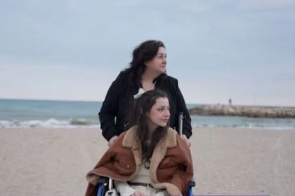 Noelia Castillo Ramos estuvo en tratamiento psiquiátrico desde los 13 años y en varias ocasiones intentó suicidarse; las lesiones derivadas de uno de estos intentos la dejaron en silla de ruedas