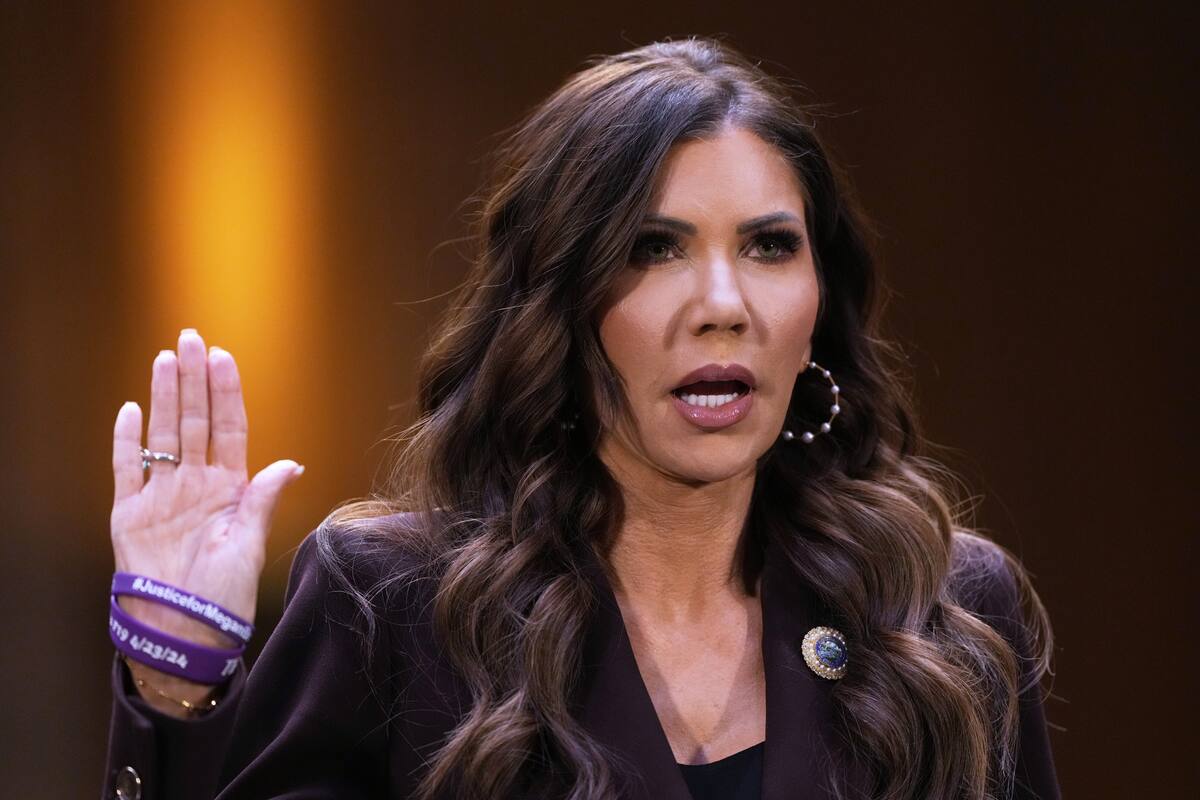 Noem testifica en el Senado por primera vez desde muertes de manifestantes en Minneapolis