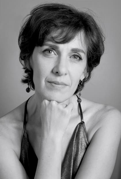"Estudié periodismo durante dos años en el Instituto Grafotécnico y en un momento decidí pasarme a Letras. Paralelamente estudiaba teatro, y a través de la actuación sentí un camino de libertad que no tenía en otro lado; fue una liberación"