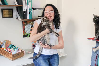 Nohelia creó una línea saludable de snacks para mascotas.