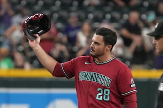 Nolan Arenado alcanza los 2.000 imparables con un doble ante los Atléticos