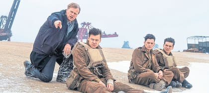 Nolan prepara una escena junto a Styles, Barnard y Whitehead