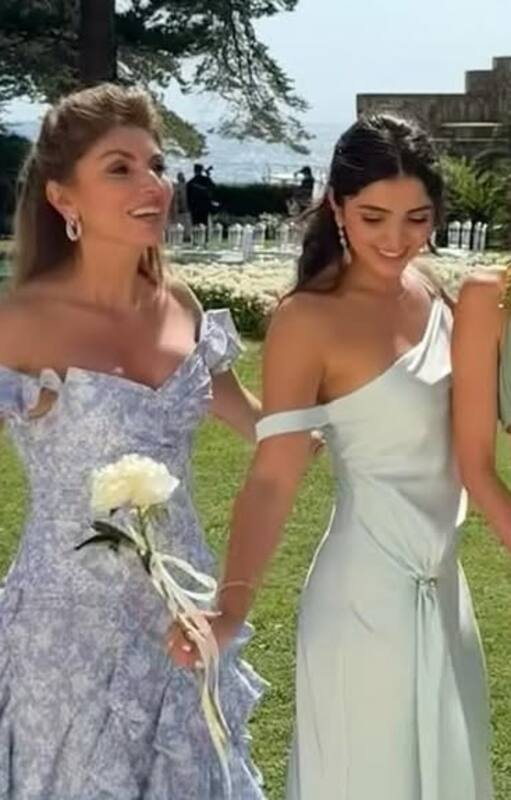 Noor, Iman y Farah, Las hermanas Pahlaví, junto a su madre, Yasmine