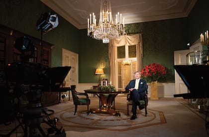 El rey Guillermo Alejandro, en la biblioteca del Palacio de Noordeinde.