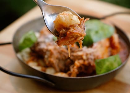 Ñoquis de papa con goulash