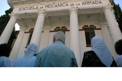 Carlotto criticó a Villarruel por querer cambiar el destino de la exESMA
