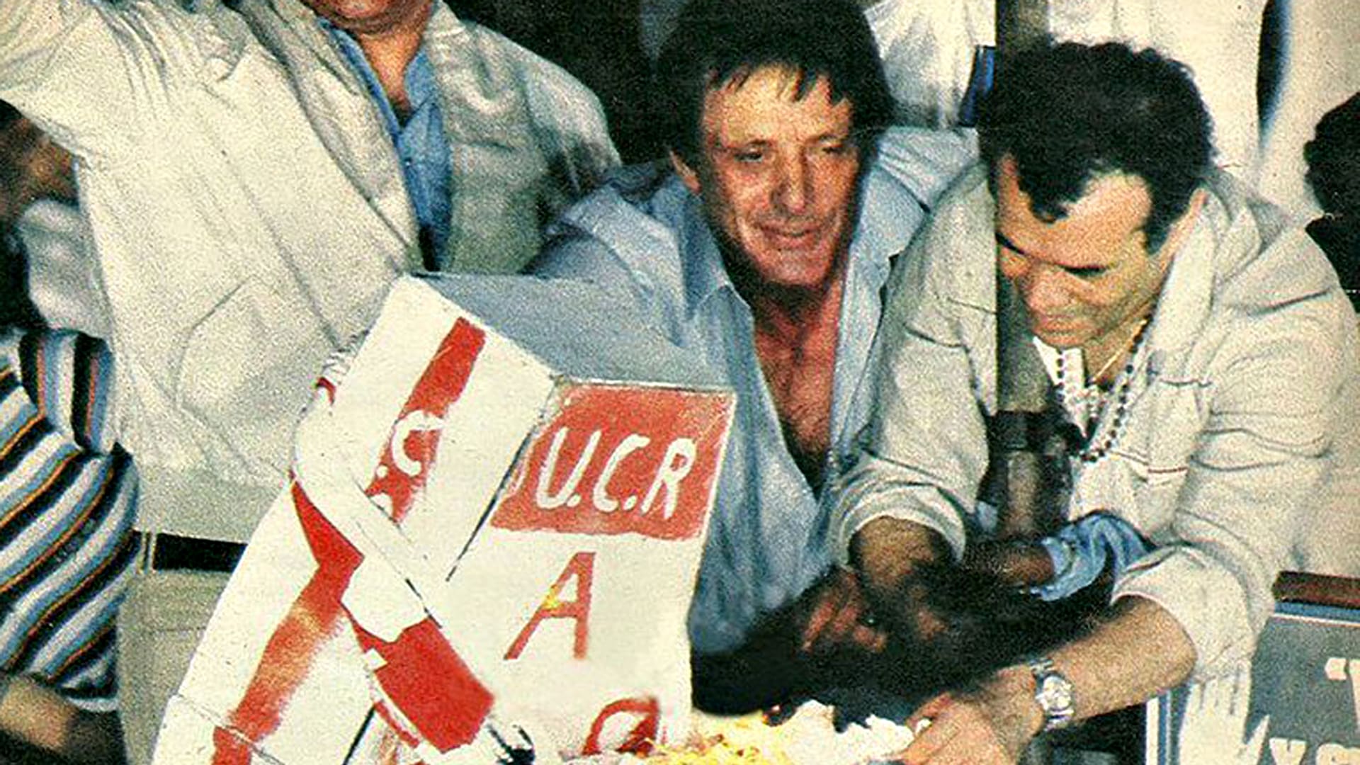 Norberto "Beto" Imbelloni y Herminio Iglesias en el acto de cierre de campaña del justicialismo, el 28 de octubre 1983