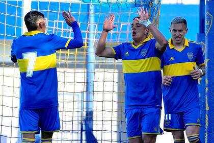 Norberto Briasco no tuvo más participación en el gol de la reserva de Boca a Patronato que sumarse al festejo; el atacante, de costosa incorporación a la primera xeneize, ahora navega en la intrascendencia de una división inferior.