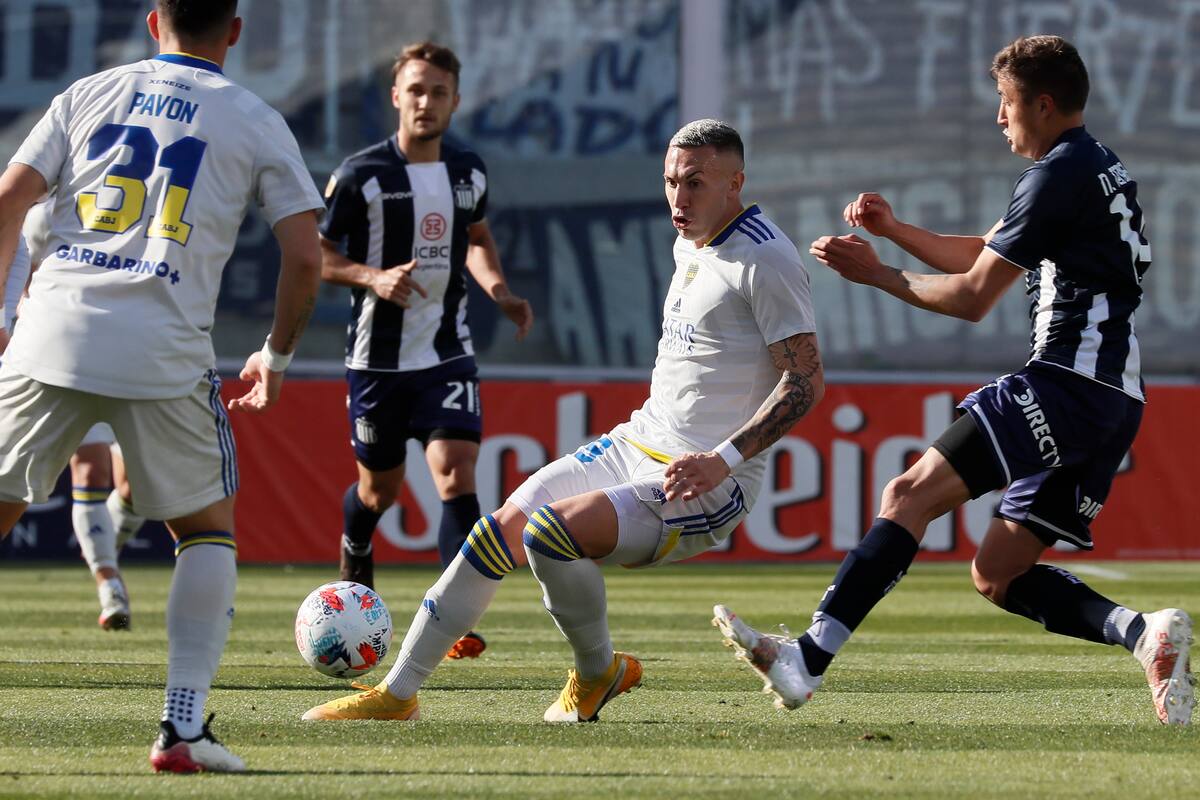 Norberto Briasco, un 9 que no es 9 pero que todavía no pudo convertir goles con la camiseta de Boca