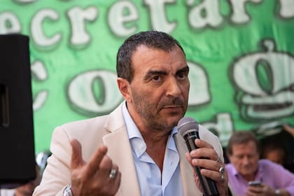 Norberto Di Próspero, secretario general de la Asociación del Personal Legislativo desde 2004 irá por otro mandato; afronta críticas por la caída salarial de sus representados