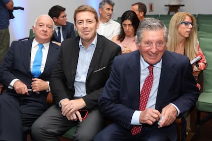 Norberto Frigerio (director de Relaciones Institucionales), Gastón Roitberg (Secretario de Redacción Digital) y José Claudio Escribano (miembro del directorio de LA NACION)