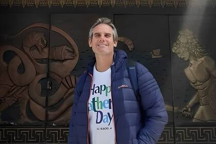 Norberto Martín Salzmann, de 51 años, se encontraba atendiendo el comercio cuando ingresaron dos delincuentes