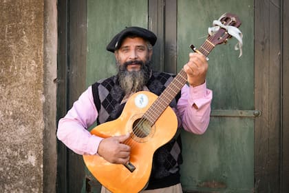 Norberto, voz y guitarra en la pulpería
La Tacuara.