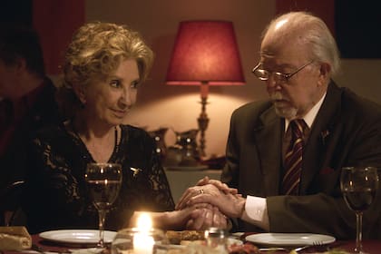 Norma Aleandro y Héctor Bidonde, en una escena del film