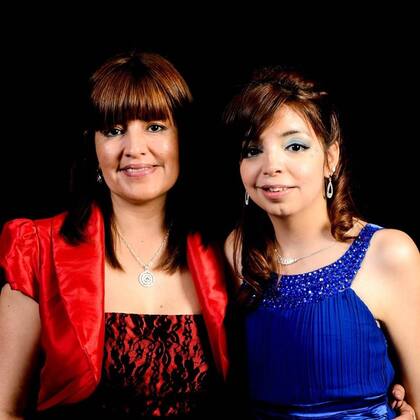 Norma junto a su hija Macarena.
