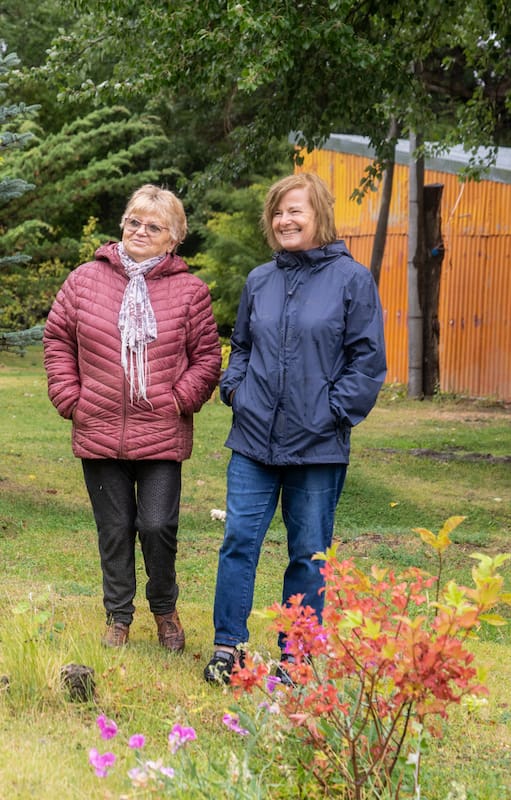 Norma y Anita pasan prácticamente todos los días por el Jardín Botánico.