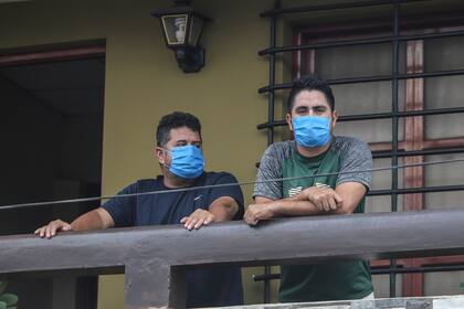 Norman Cardoze, padre e hijo, estuvieron muy afectados por el coronavirus; se recuperan tras contraer la Covid-19 presuntamente en los partidos de béisbol de San Francisco, su equipo.