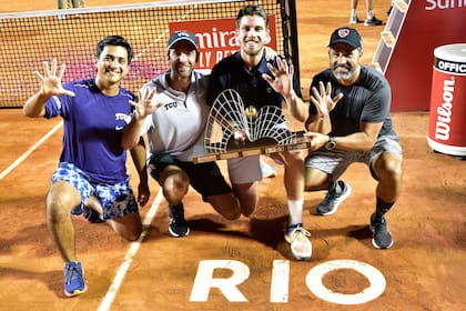 Norrie posa con su cuerpo técnico, que incluya a los argentinos Facundo Lugones y Julián Romero