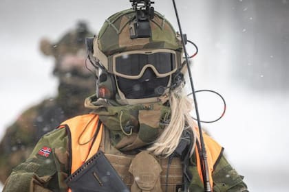 Noruega abrió todos los puestos de combate a las mujeres en 1985 y se convirtió en el primer país europeo en reclutar mujeres 30 años después.