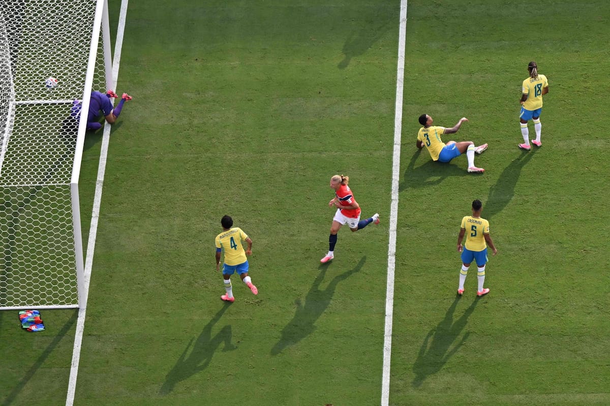 Noruega dio el batacazo: le ganó 2 a 0 a Brasil con dos goles de Haaland y pasó a cuartos de final