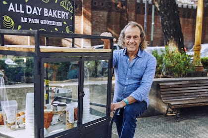 "Nos hemos convertido en una sociedad global de superconsumidores", afirma