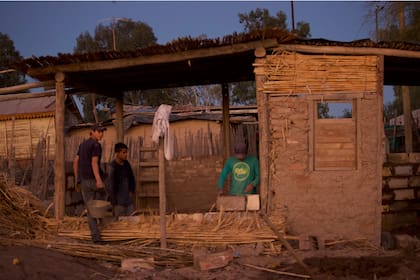 “Nosotros decimos que vivimos en el barrio chino porque estamos chin luz, chin gas, chin agua, chin nada”, dice Ruth a modo de chiste.