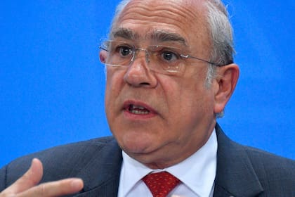 "Nosotros nunca actuamos dependiendo de quien gana la próxima elección. Si lo hiciéramos, así estaríamos paralizados, porque tenemos 36 países miembros", dijo el mexicano