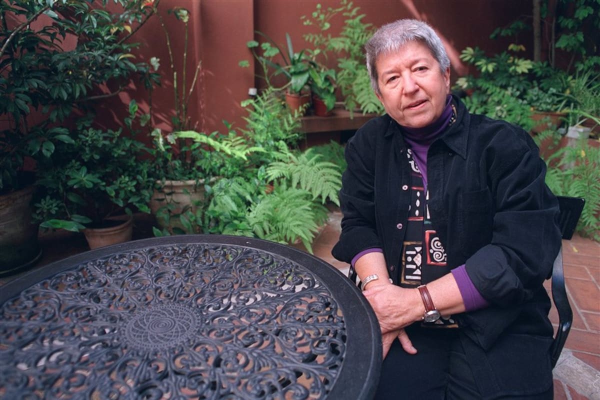 nostalgia. Probablemente sea la razón de los repetidos viajes que hace Sylvia Molloy a Buenos Aires. Se fue hace 30 años, y vive en Nueva York