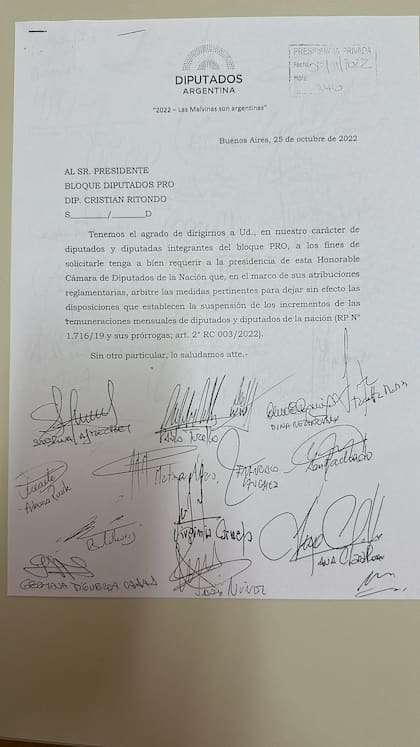Nota firmada por el bloque Pro por el cual se solicita que las dietas sean actualizadas
