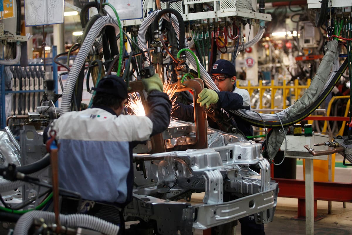 NOTA SOBRE LA SITUACION DE LA INDUSTRIA AUTOMOTRIZ EN LA PROVINCIA DE CORDOBA. fotos EN LA PLANTA FIAT AUTO DEL PROCESO DE PRODUCCION. SECTORES DE CHAPA Y MONTAJE.
MAXIMILIANO AMENA